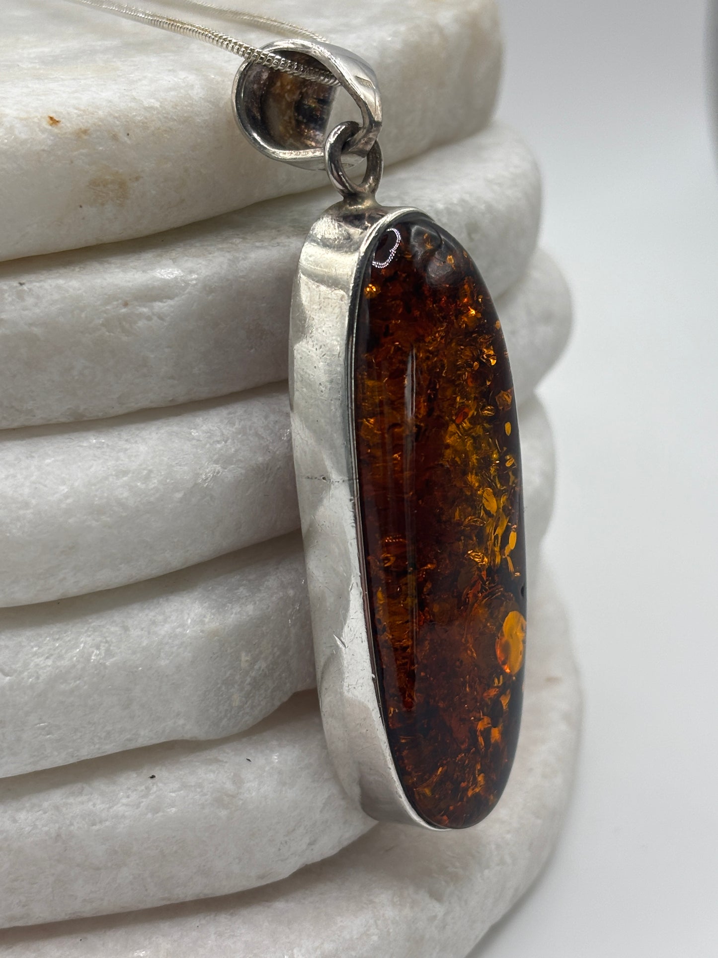 Vintage 925 Sterling Silver Natural Oval Smooth Amber Pendant on 45cm Chain