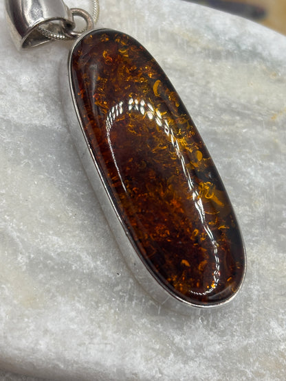 Vintage 925 Sterling Silver Natural Oval Smooth Amber Pendant on 45cm Chain