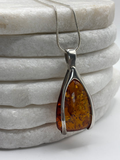 Vintage 925 Sterling Silver Teardrop Wishbone Pendant on 45cm Chain