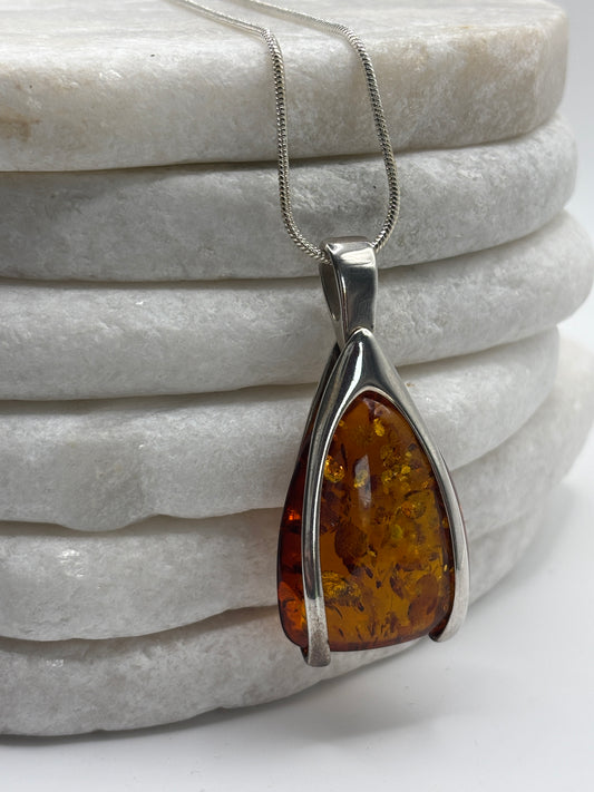 Vintage 925 Sterling Silver Teardrop Wishbone Pendant on 45cm Chain