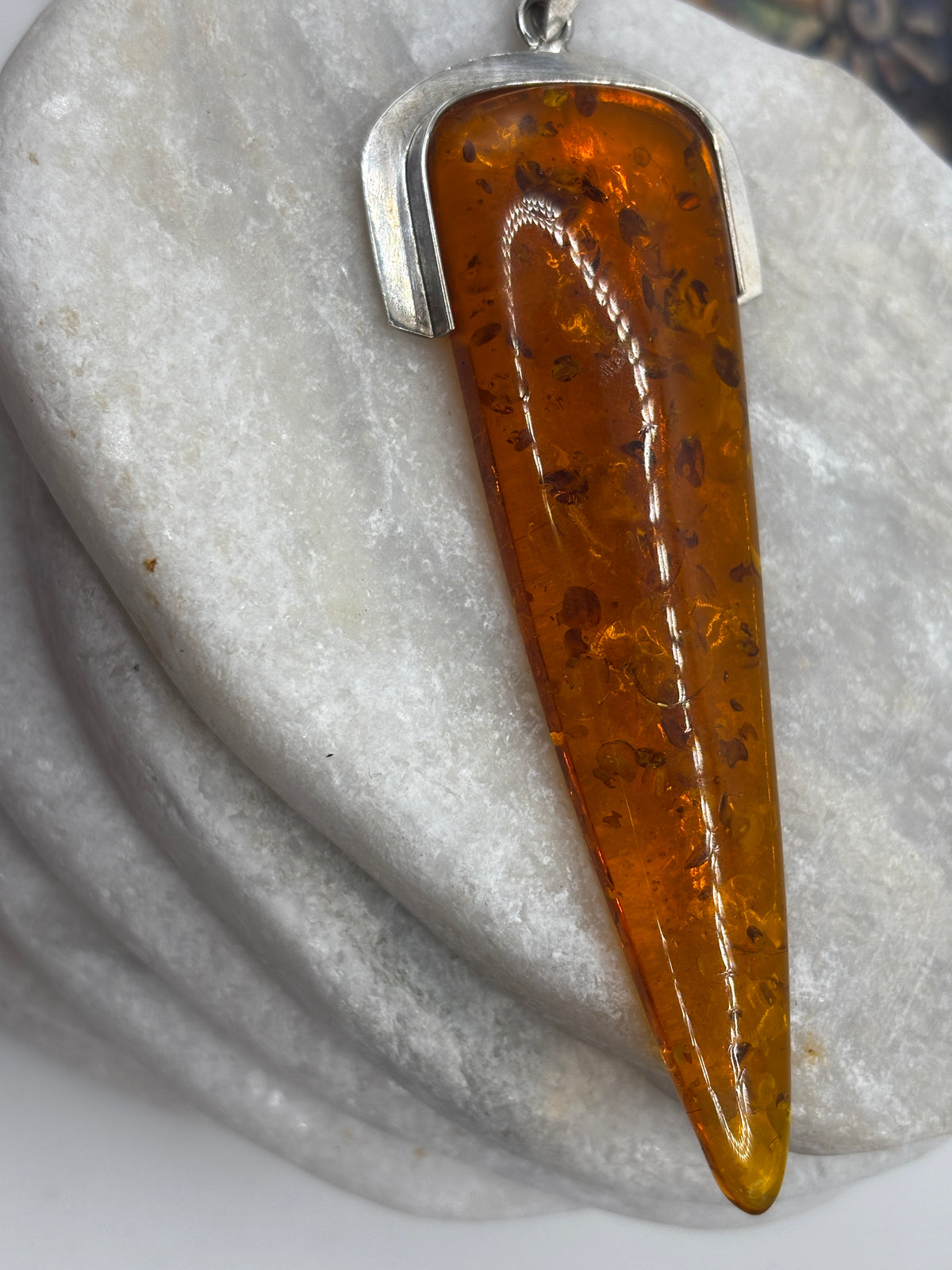 Vintage 925 Sterling Silver Boho Sleek Amber Pendant on 45cm Chain