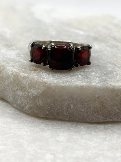 925 Sterling Silver Jasper and Garnet Trilogy Ring - Size M