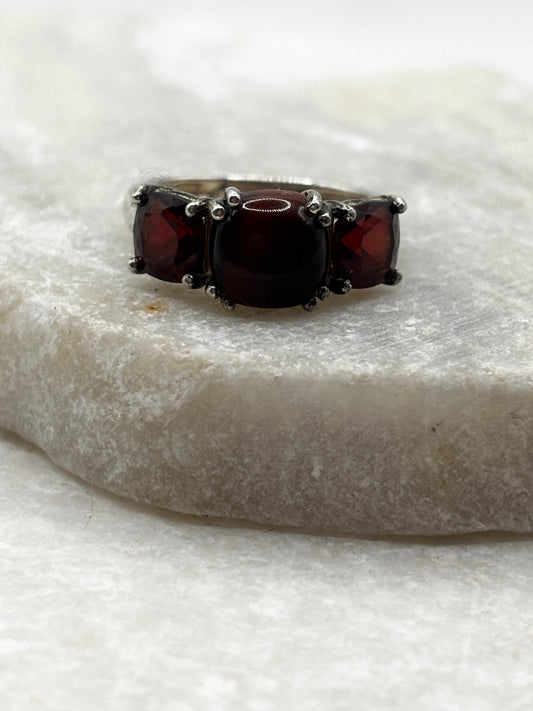 925 Sterling Silver Jasper and Garnet Trilogy Ring - Size M