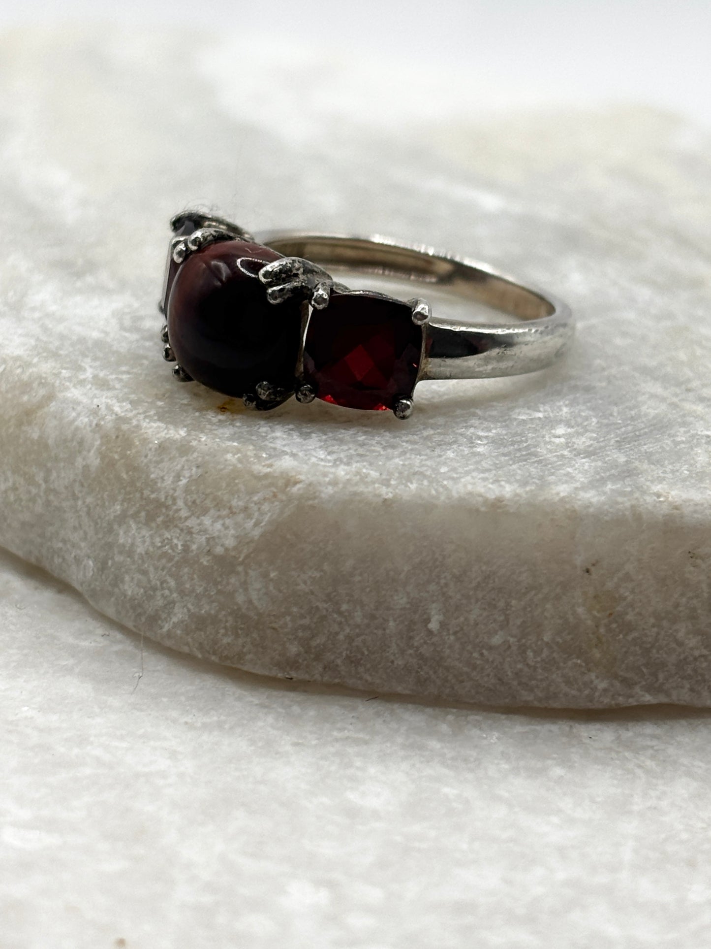 925 Sterling Silver Jasper and Garnet Trilogy Ring - Size M
