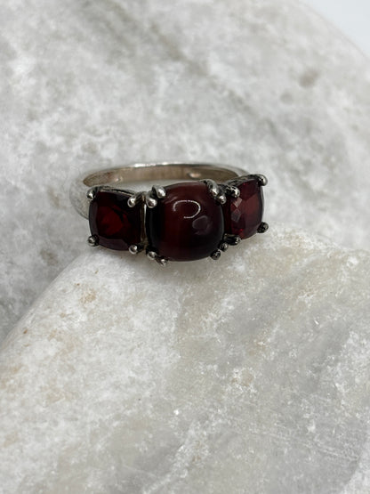 925 Sterling Silver Jasper and Garnet Trilogy Ring - Size M