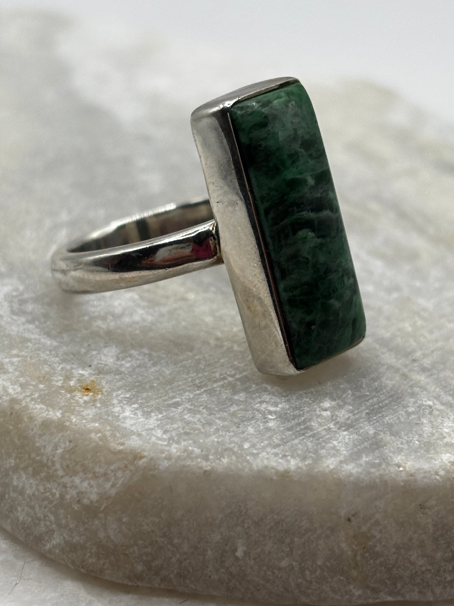 Vintage 925 Sterling Silver Raw Green Emerald Oblong Statement Ring - Size M