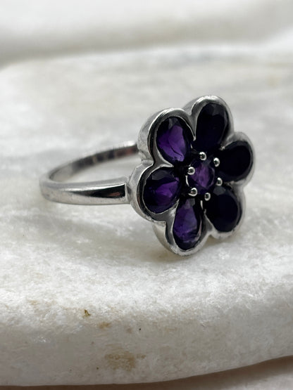 925 Sterling Silver Amethyst Floral Flower Band - Size Q