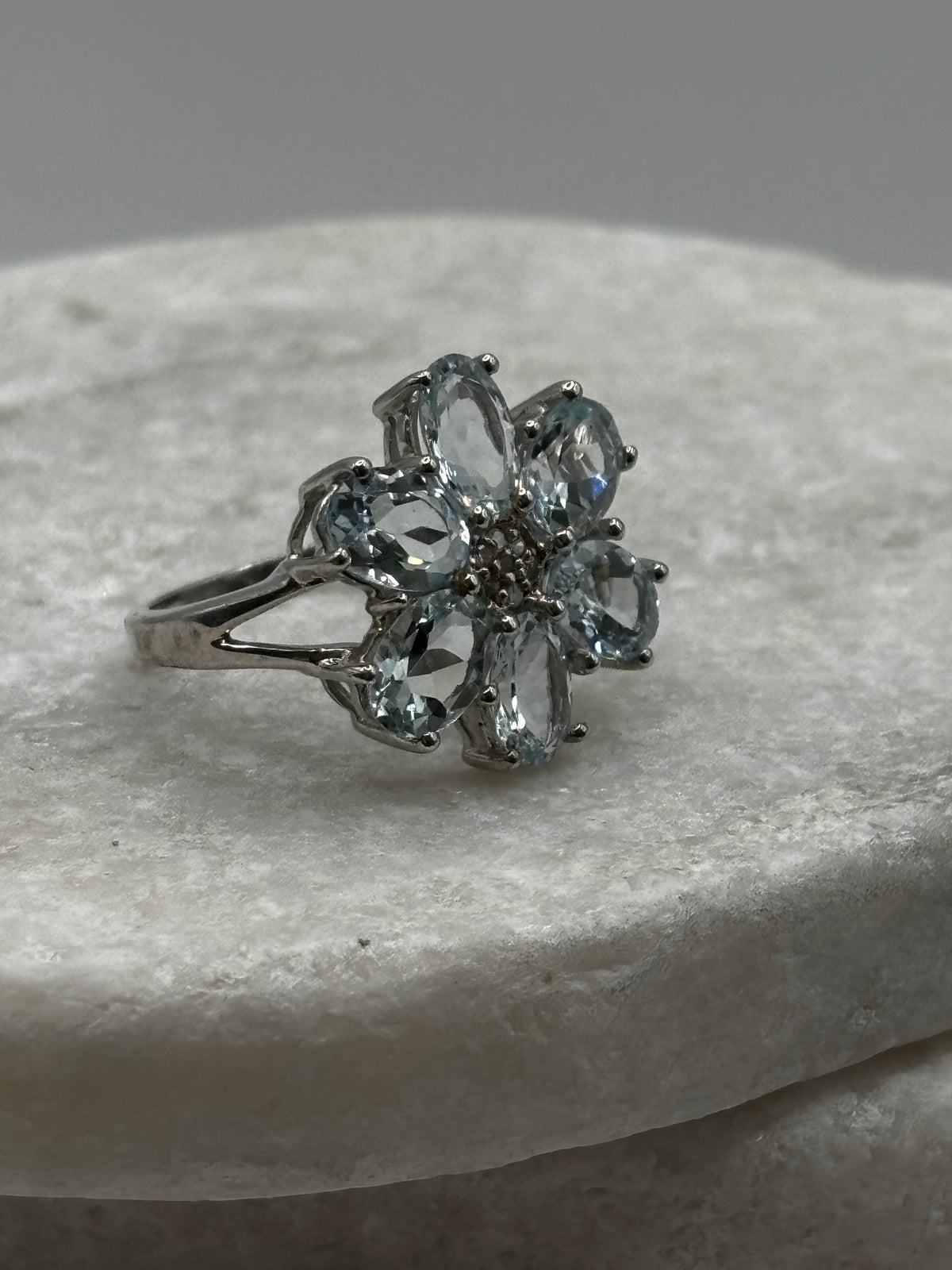 925 Sterling Silver Aquamarine and Diamond Floral Style Ring - Size O