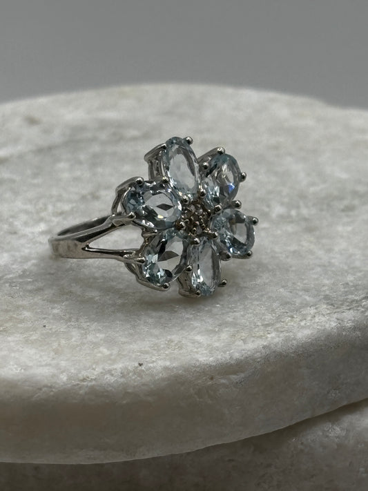 925 Sterling Silver Aquamarine and Diamond Floral Style Ring - Size O