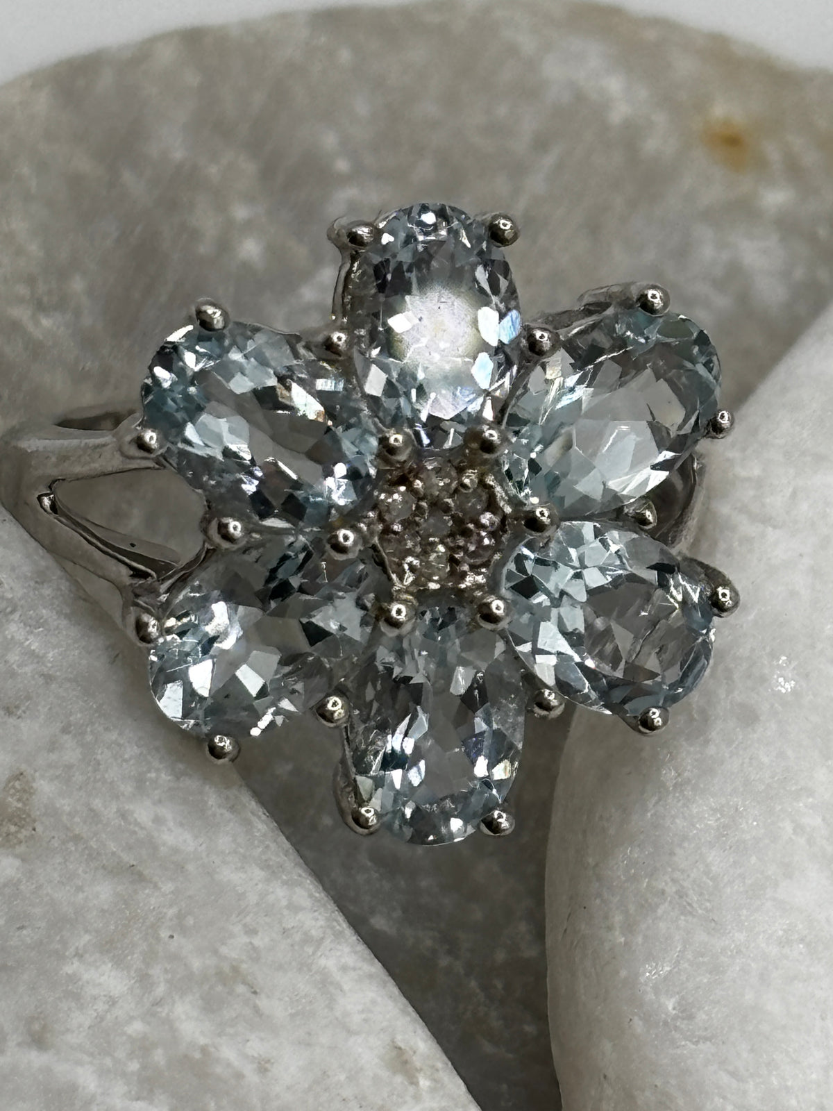 925 Sterling Silver Aquamarine and Diamond Floral Style Ring - Size O
