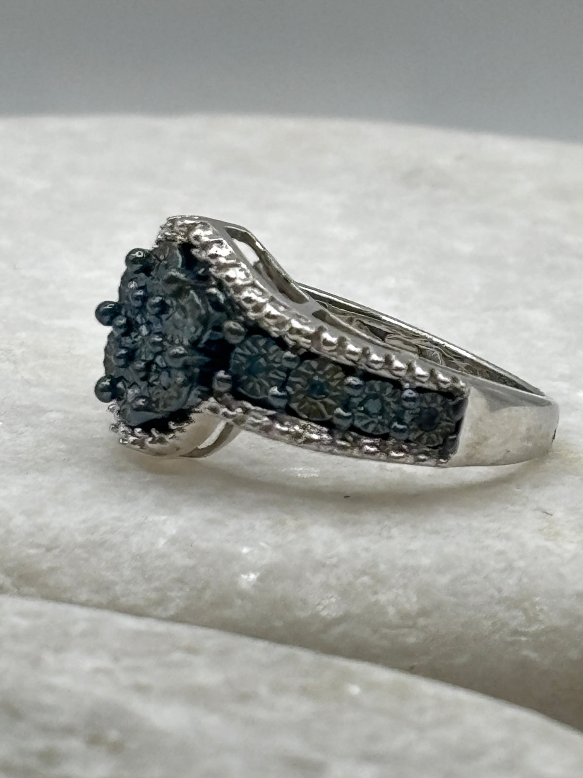 925 Sterling Silver Blue Diamond Twist Band Ring - Size L.5