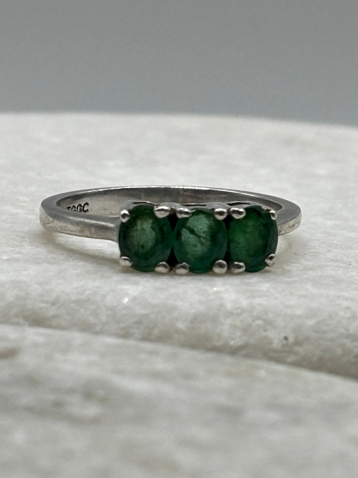 925 Sterling Silver Emerald Trilogy Ring Band - Size O