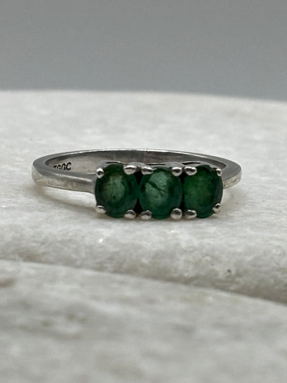 925 Sterling Silver Emerald Trilogy Ring Band - Size O