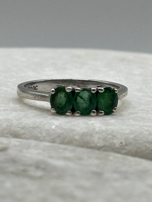 925 Sterling Silver Emerald Trilogy Ring Band - Size O