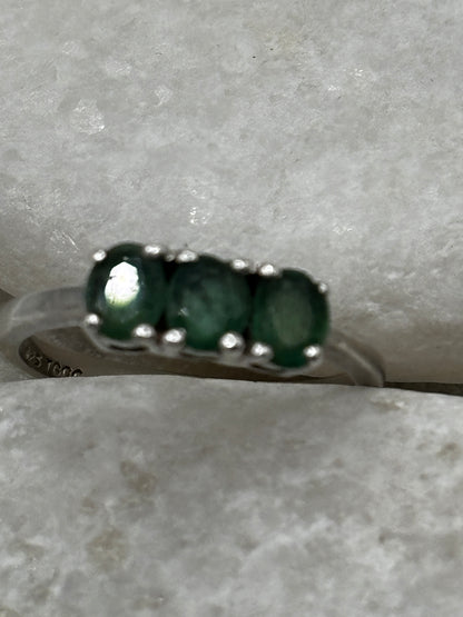 925 Sterling Silver Emerald Trilogy Ring Band - Size O