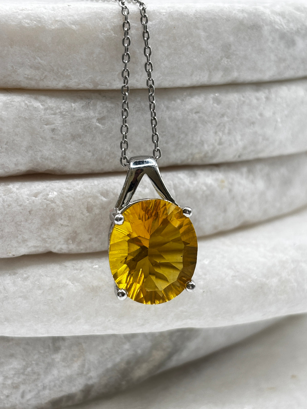 925 Sterling Silver Solitaire Citrine Pendant on 45cm Chain