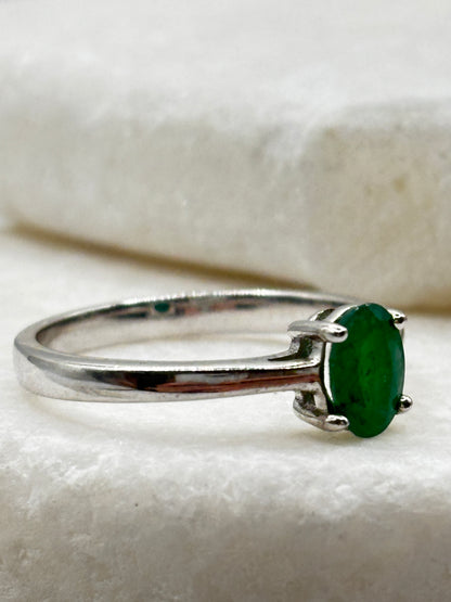 925 Sterling Silver Emerald Solitaire Ring - Size Q