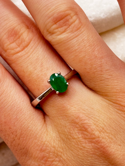 925 Sterling Silver Emerald Solitaire Ring - Size Q