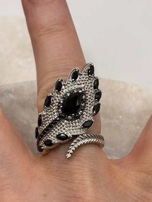 925 Sterling Silver Black Spinel Leaf Ring - Size O
