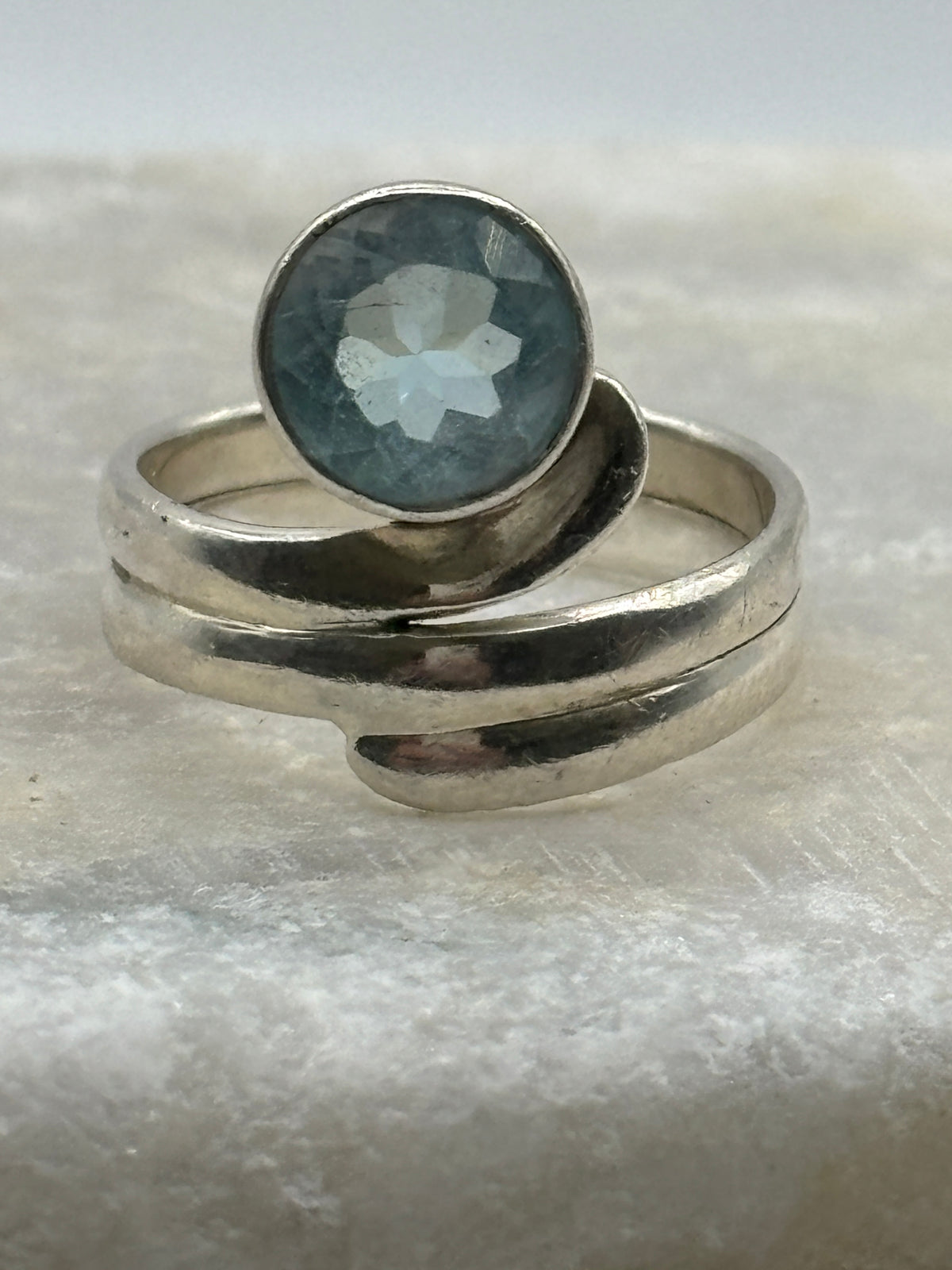 925 Sterling Silver Aquamarine Twist Ring - Size N.5