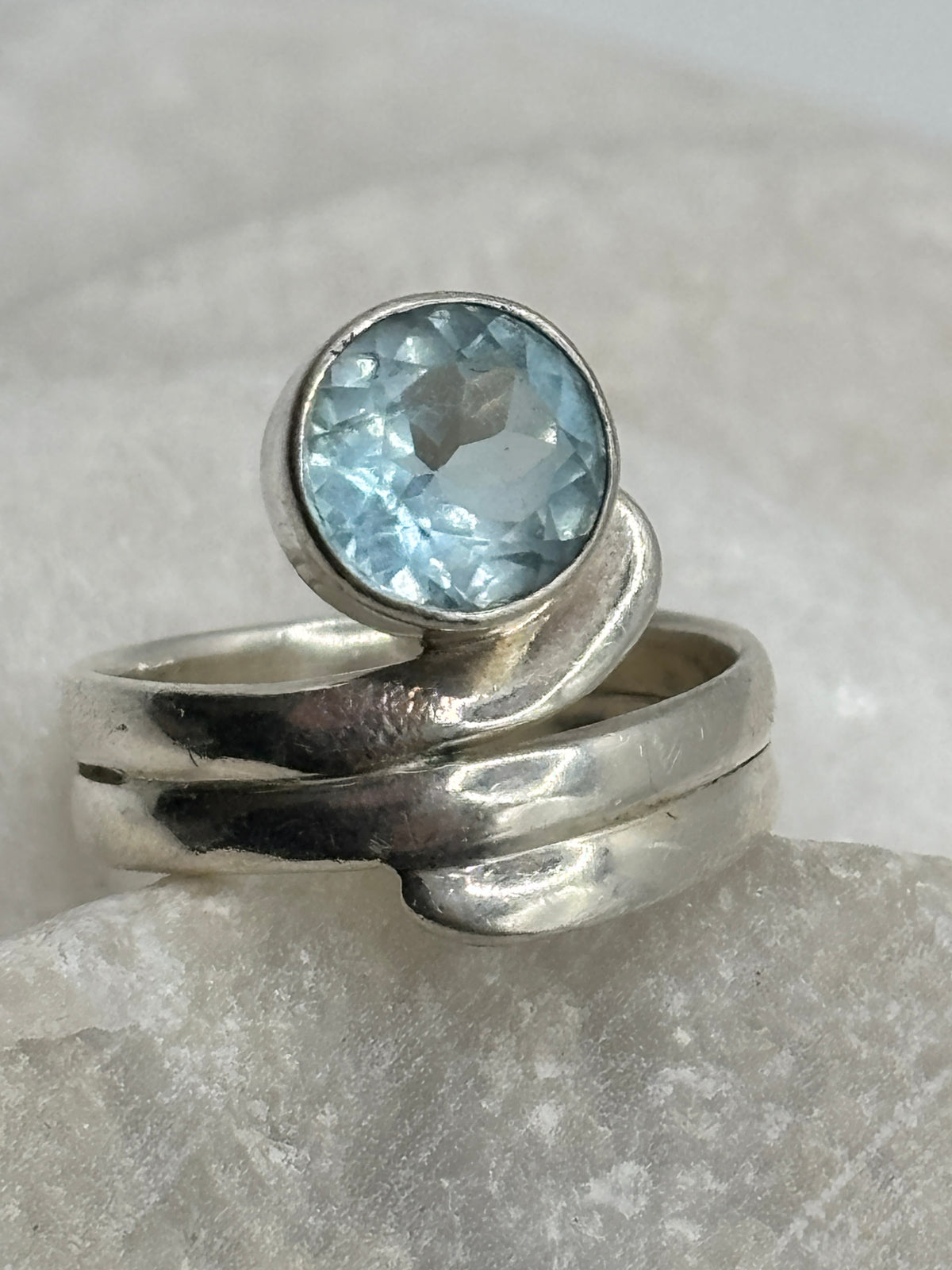 925 Sterling Silver Aquamarine Twist Ring - Size N.5