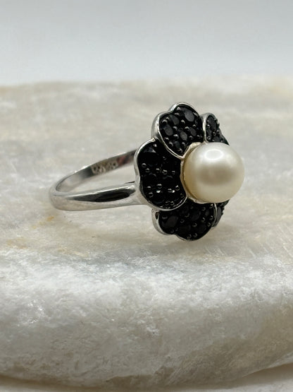 925 Sterling Silver Black Spinel and Pearl Floral Ring - Size Q