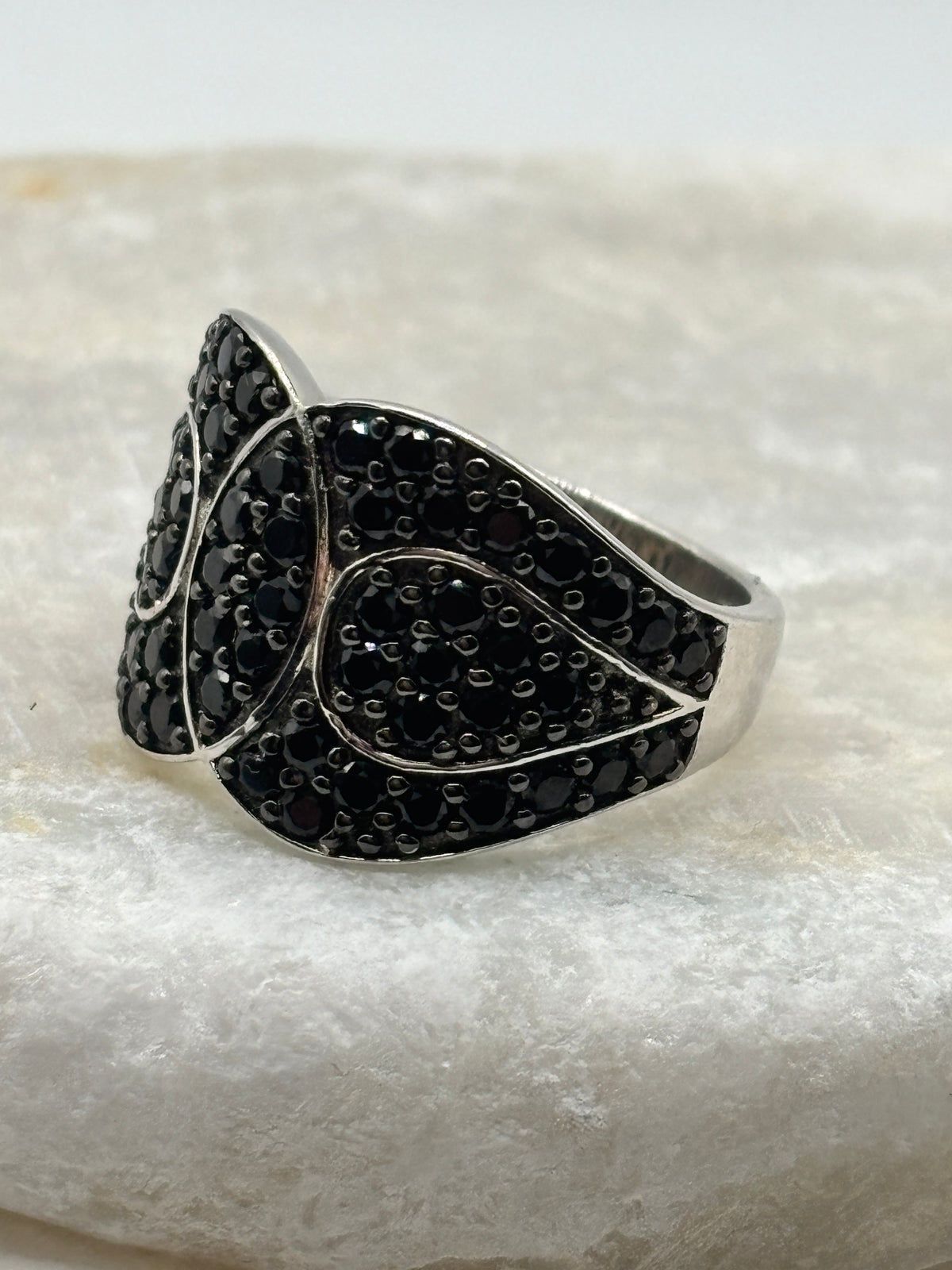 925 Sterling Silver Black Spinel Twist Ring - Size Q