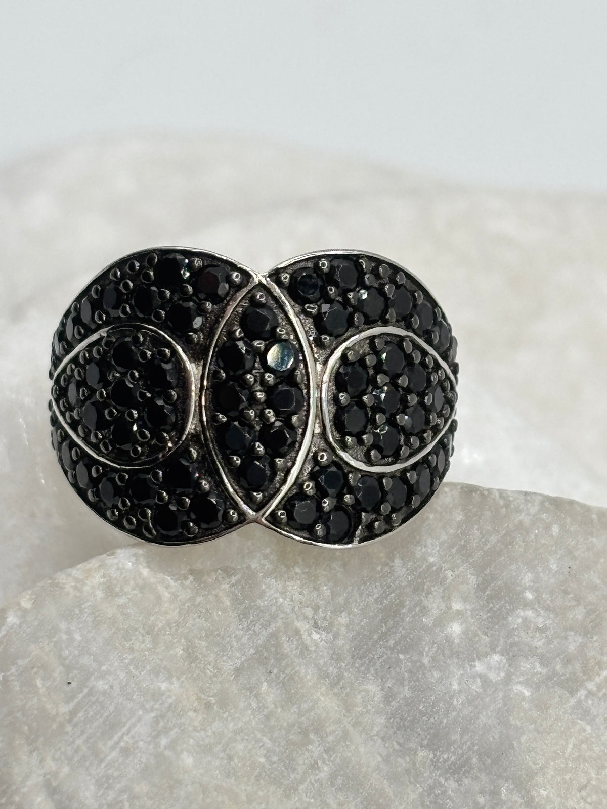 925 Sterling Silver Black Spinel Twist Ring - Size Q