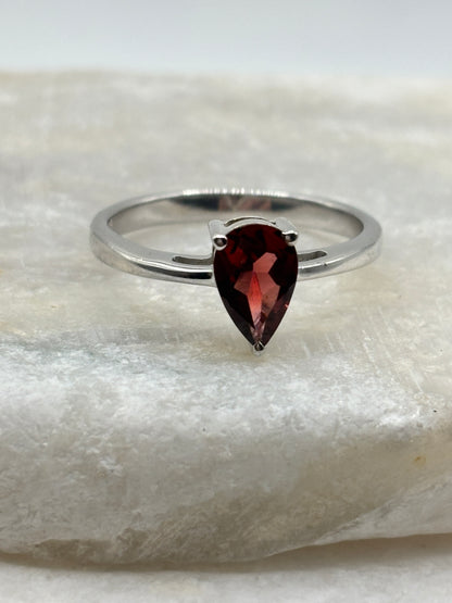925 Sterling Silver Garnet Teardrop Ring - Size S