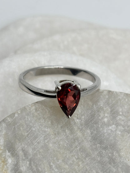 925 Sterling Silver Garnet Teardrop Ring - Size S