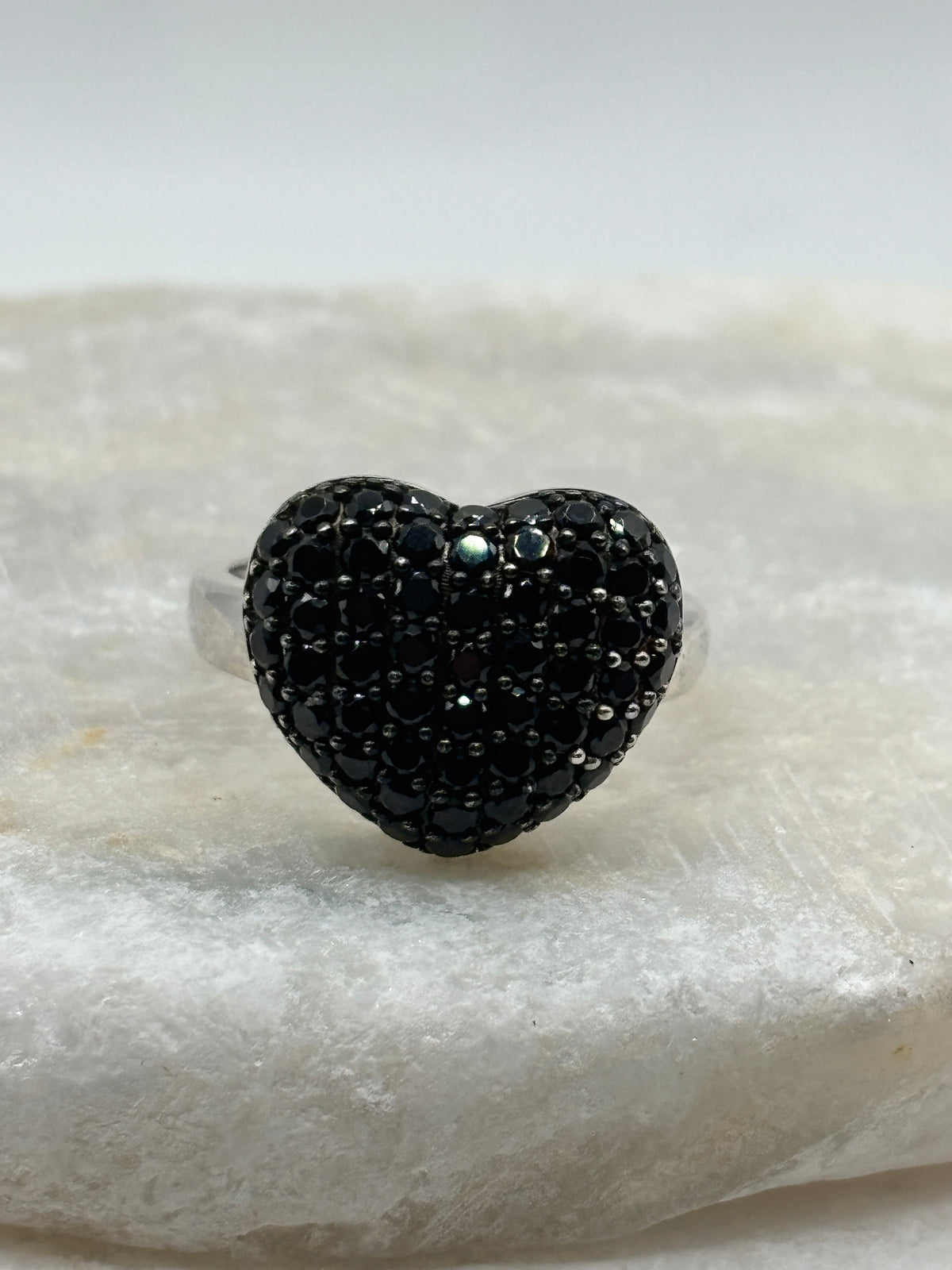 925 Sterling Silver Black Spinel Heart Ring - Size Q