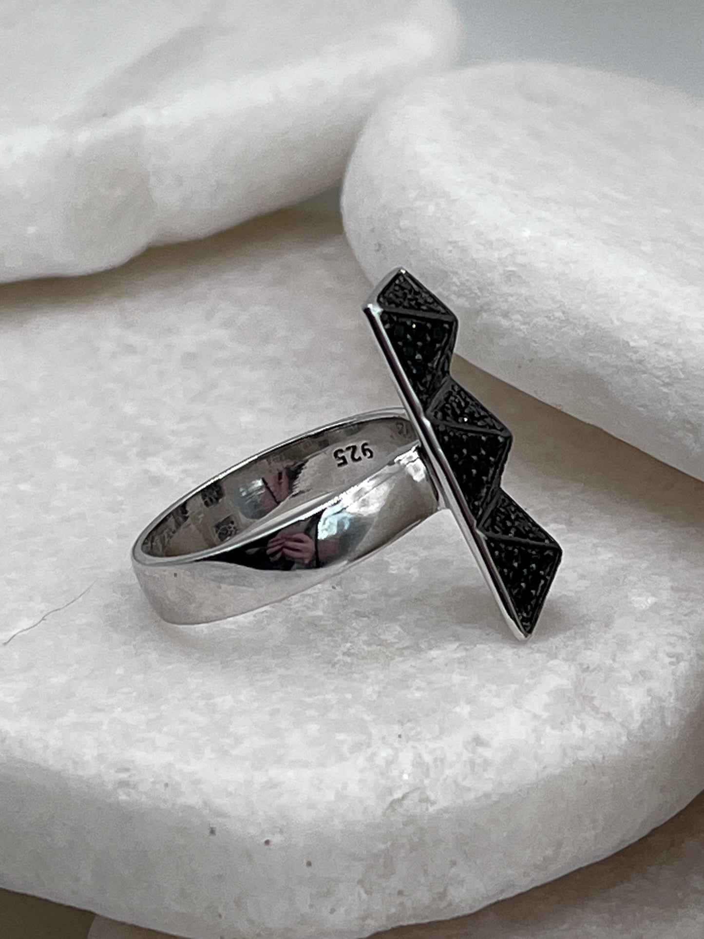 925 Sterling Silver Black Spinel Pyramid Ring Size S
