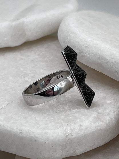 925 Sterling Silver Black Spinel Pyramid Ring Size S