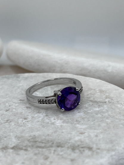 925 Sterling Silver Amethyst And White Topaz Solitaire Ring Size S