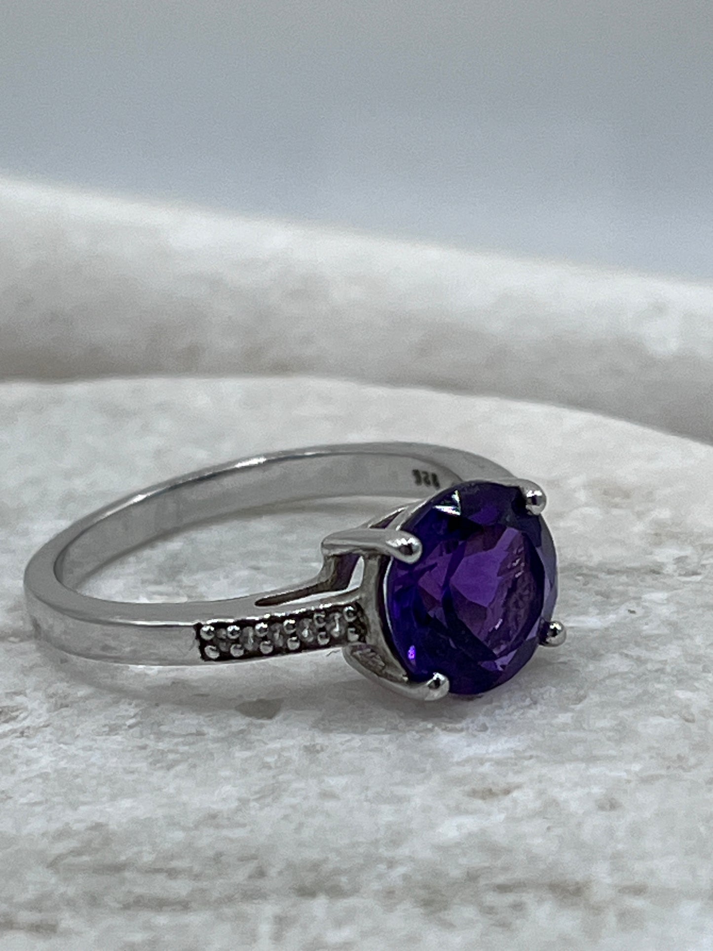 925 Sterling Silver Amethyst And White Topaz Solitaire Ring Size S