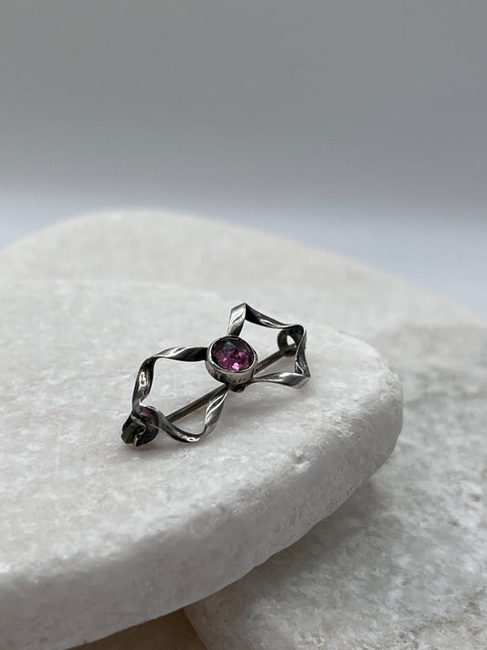 925 Sterling Silver Vintage Amethyst Ribbon Broach Size S