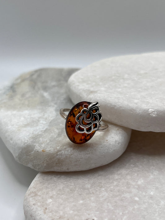 925 Sterling Silver Amber Ring With Leaf Design