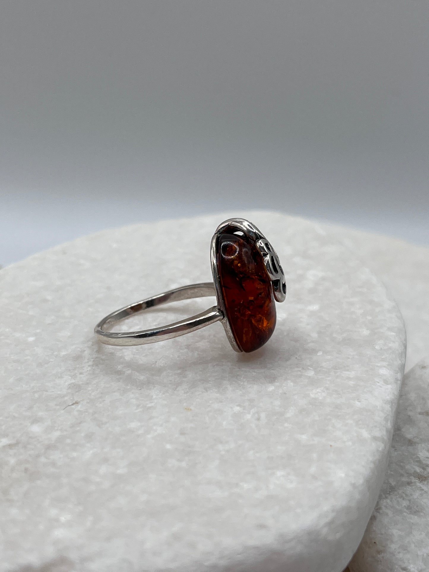 925 Sterling Silver Amber Ring With Leaf Design