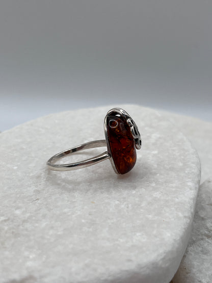 925 Sterling Silver Amber Ring With Leaf Design