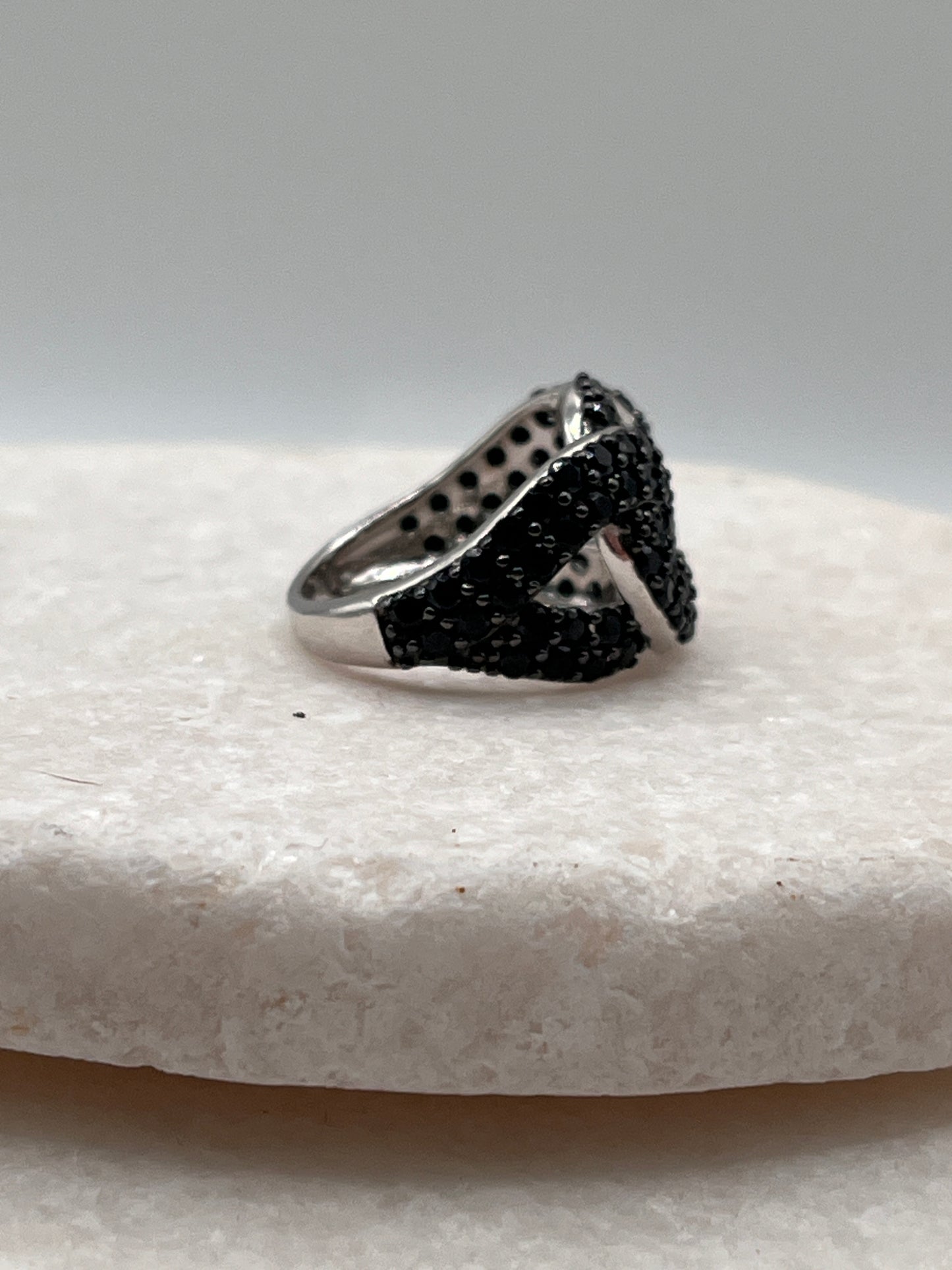 925 Sterling Silver Black Spinel Twist Ring Size K