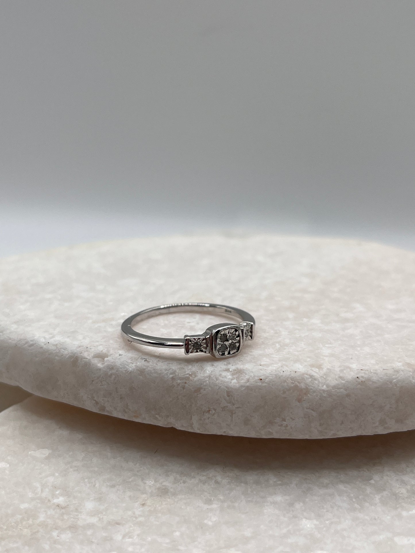 925 Sterling Silver Diamond Trilogy Size O