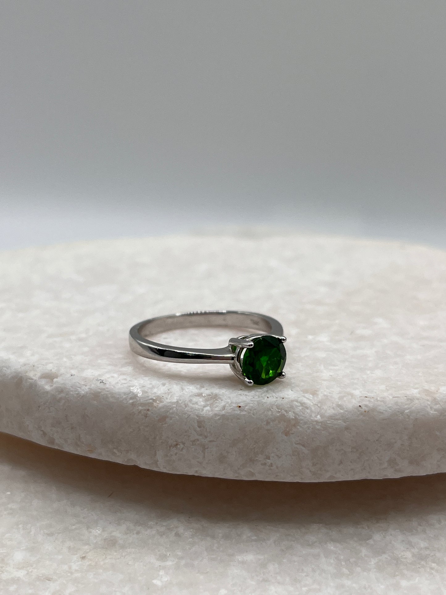925 Sterling Silver Chrome Diopside Solitaire Ring Size O