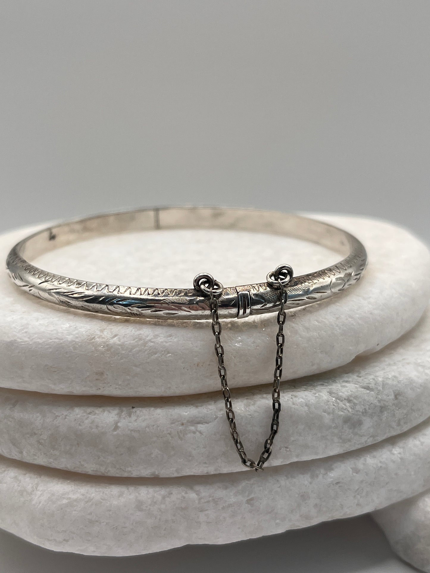 925 Sterling Silver Hinged Bangle With Floral Design