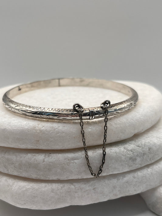 925 Sterling Silver Hinged Bangle With Floral Design