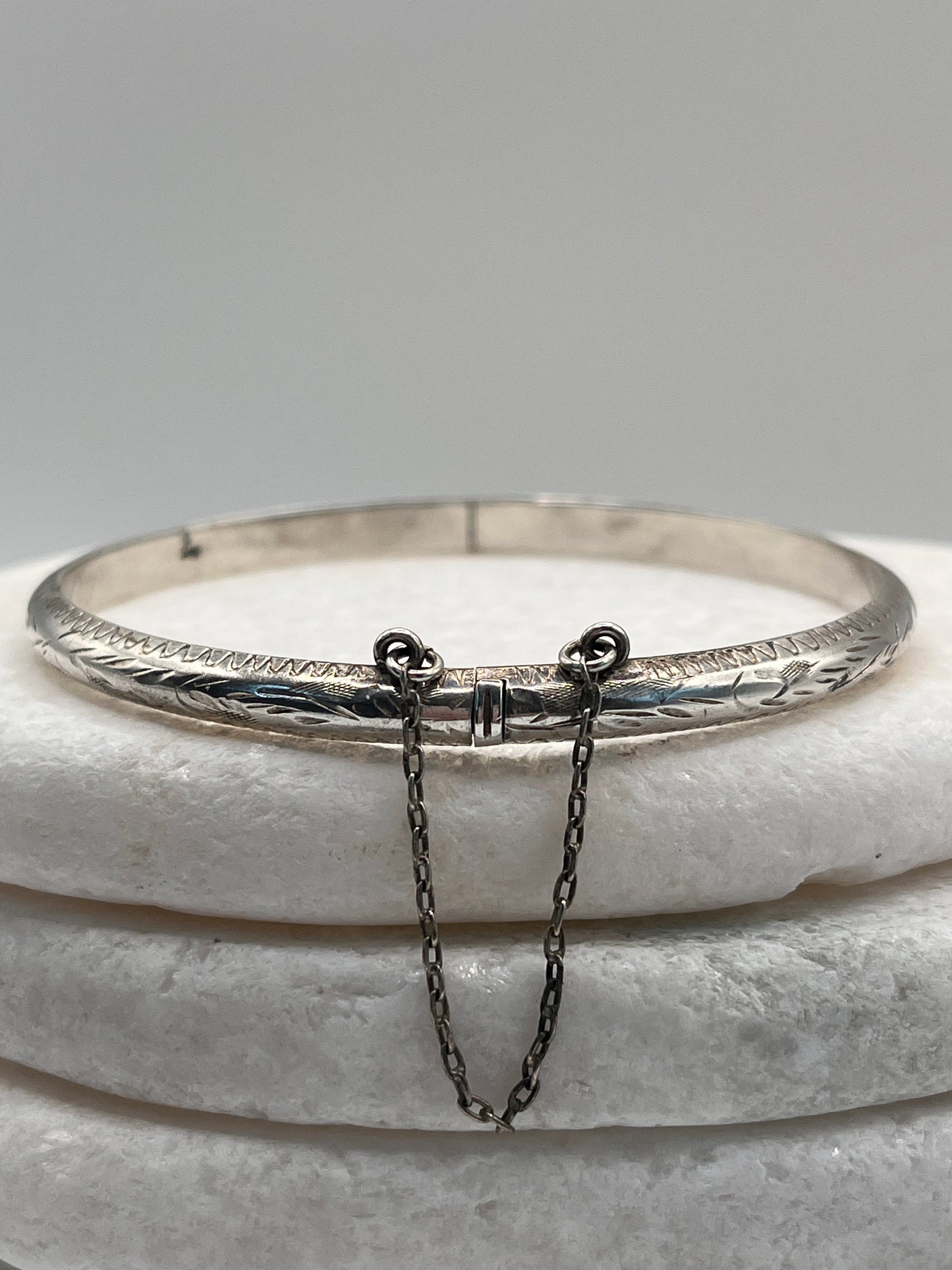 925 Sterling Silver Hinged Bangle With Floral Design