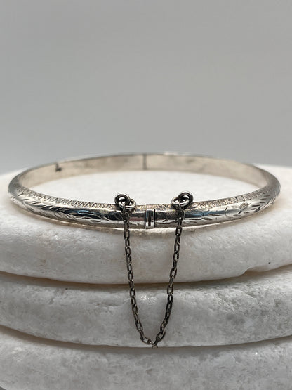 925 Sterling Silver Hinged Bangle With Floral Design