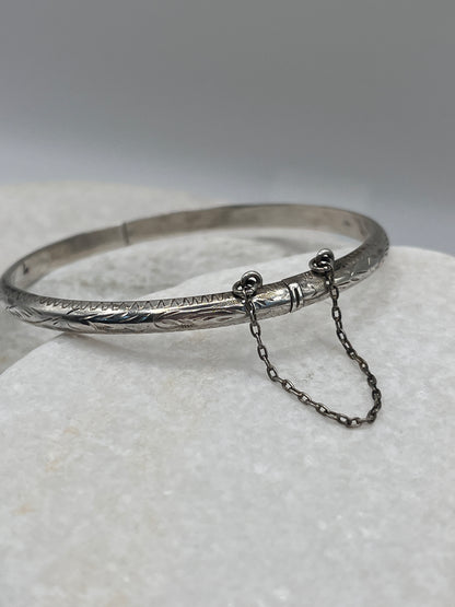 925 Sterling Silver Hinged Bangle With Floral Design
