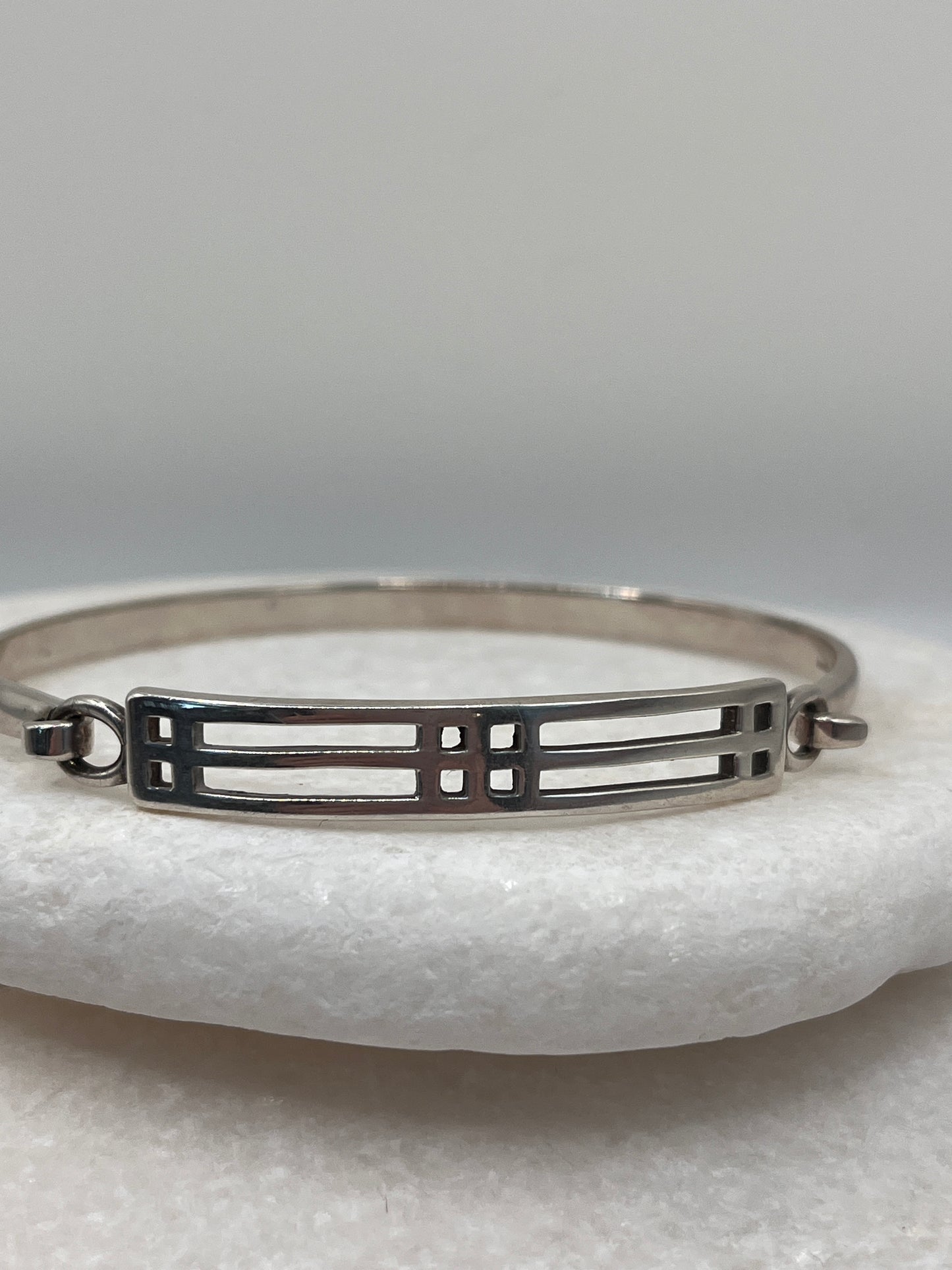 925 Sterling Silver Geometric Hinged Bangle