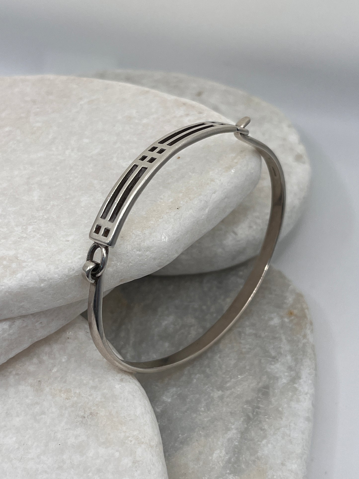 925 Sterling Silver Geometric Hinged Bangle