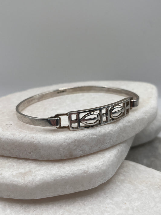 925 Sterling Silver Geometric Tear Drop Hinged Bangle